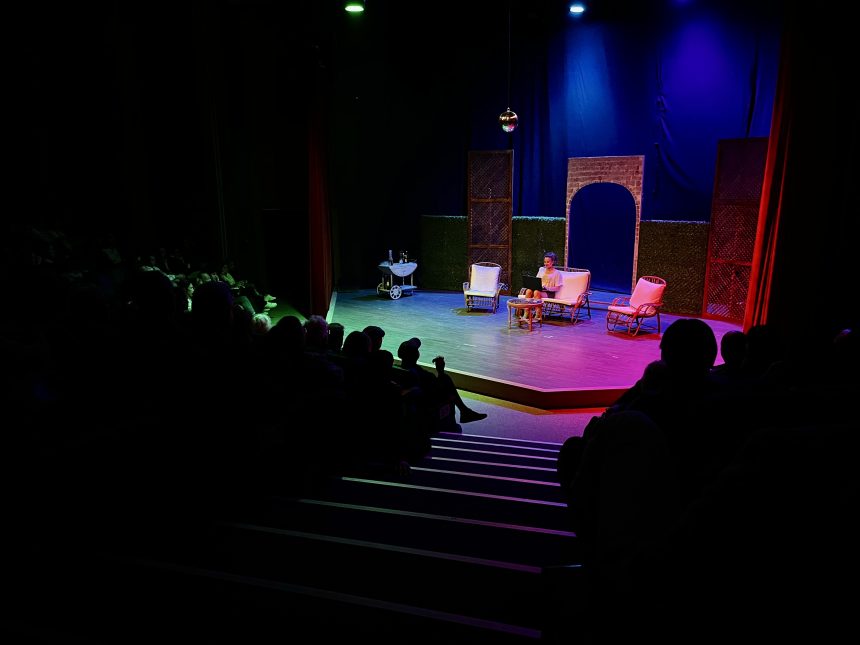 Bir Film Yıldızının Dilemması tiyatro oyunu Bodrum Belediyesi Şehir Tiyatrosu Seda Tansuker dünya prömiyeri Cansın Türkdoğan