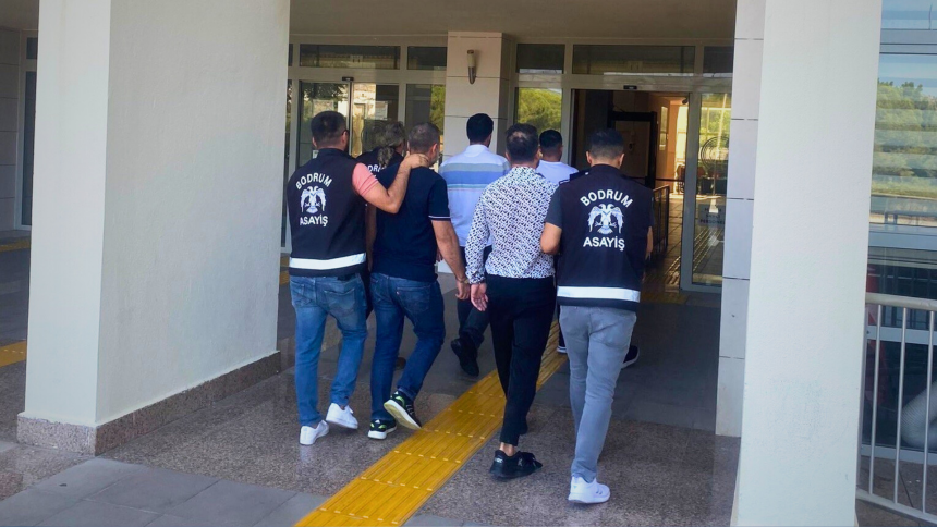 kumbahçe silahlı saldırı iki kişinin tabancayla öldürüldüğü hakim karşısına çıktı yargılanan 14 sanık