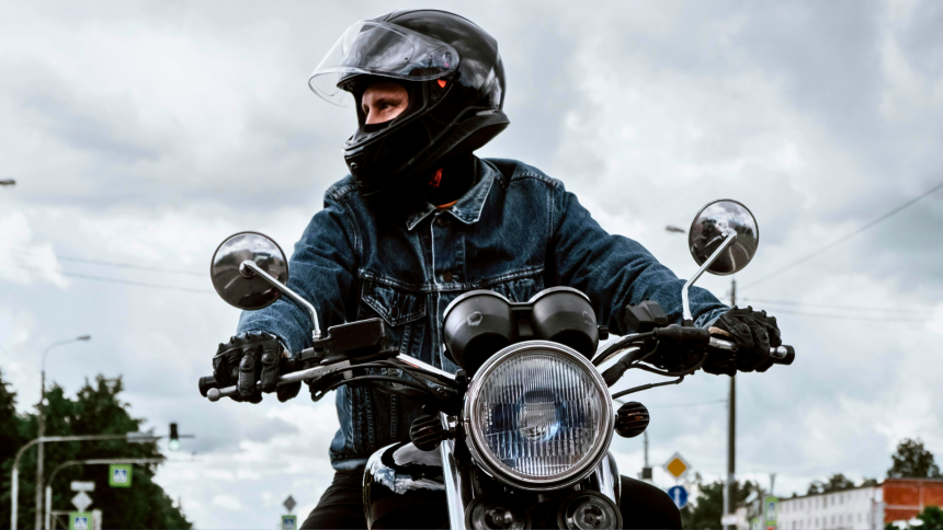 koruyucu eldiven takma zorunluluğu motosiklet sürücüleri koruyucu ekipman Karayolları Trafik Yönetmeliği koruyucu ekipman takma zorunluluğu