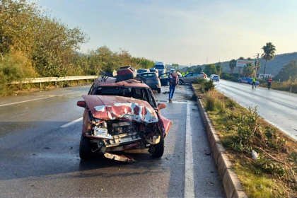 milas zincirleme kaza trafik kazası dörttepe kavşağı zincirleme trafik kazası iki kişi yaralandı