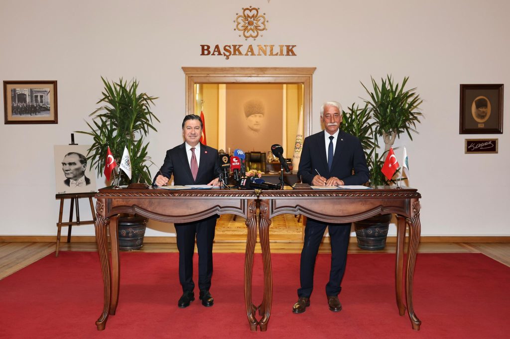 huzurevi için protokol Muğla Büyükşehir Belediyesi Ula Belediyesi huzurevi protokol imzalandı