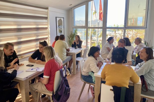 fethiye language cafe, fethiye ücretsiz dil kursu, fethiye dil kursu, fethiye belediyesi dil kursu, fethiye dil eğitimi