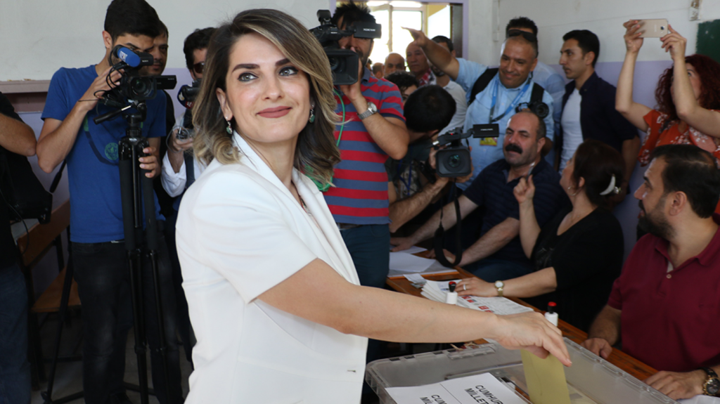 başak demirtaş kimdir, başak demirtaş nereli, başak demirtaş kaç yaşında, başak demirtaş, başak demirtaş hayatı