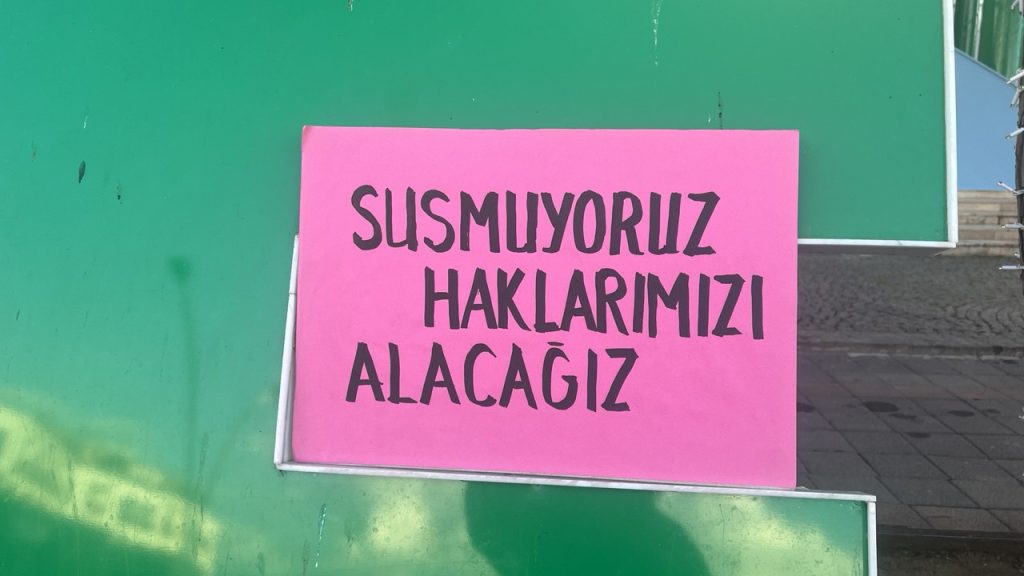 fethiye emekliler, fethiye emekliler dayanışması, fethiyede emekli eylemi, fethiyede eylem yapan emekliler, fethiye emekli eylemi