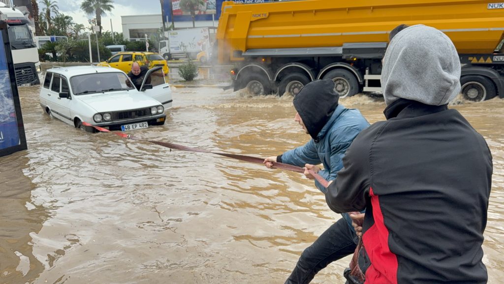 bodrum sağanak yağış, bodrum hava, bodrum hava durumu, bodrum yağış, bodrum yağmur