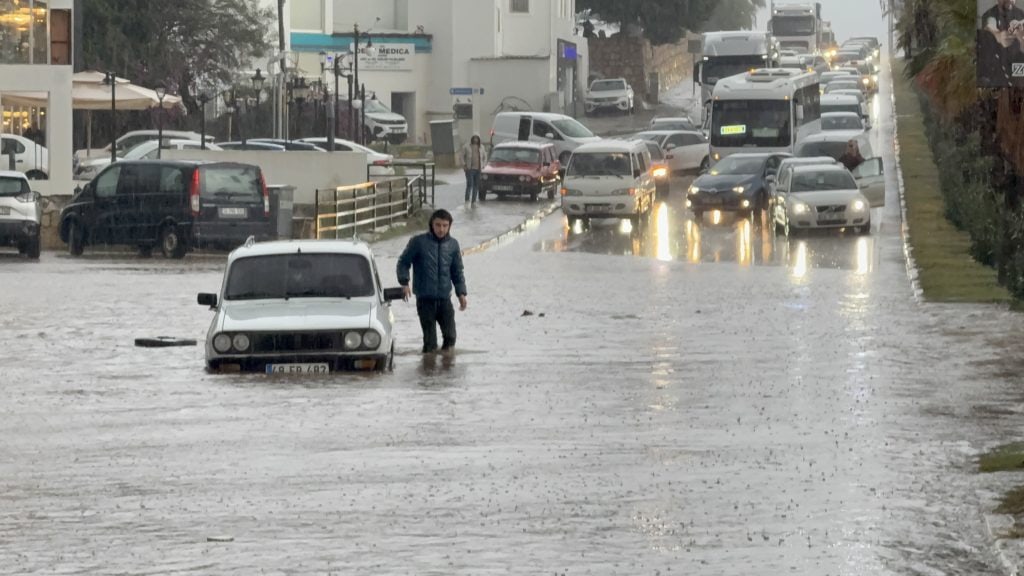 bodrum sağanak yağış, bodrum hava, bodrum hava durumu, bodrum yağış, bodrum yağmur