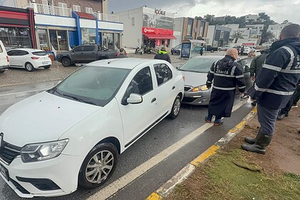 bodrum kaza, bodrum trafik kazası, bodrum, bodrumda el freni çekilmeyen otomobil, bodrumda kaza