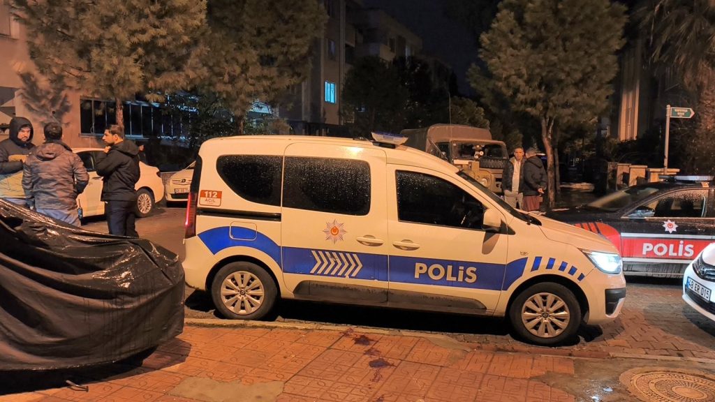 menteşede bıçaklı kavga, menteşe kavga, menteşe bıçaklı kavga, menteşe emirbeyazıt mahallesinde kavga, menteşe