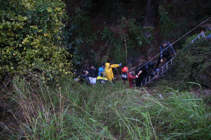 fethiye uçurum, fethiyede uçuruma düştü, uçuruma devrildi, fethiye, fethiye taşyaka