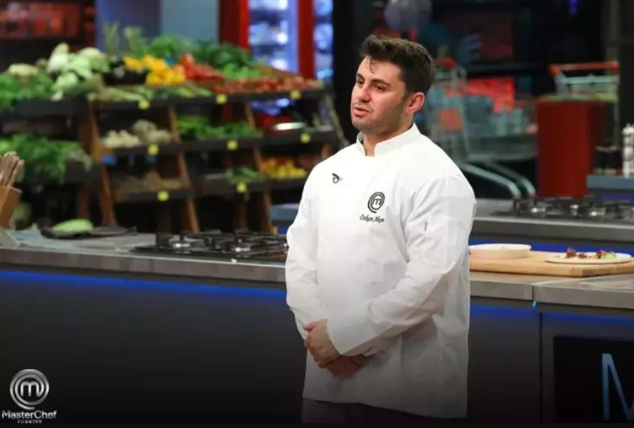 masterchefte üçüncü ceketi kim kazandı, masterchef kim önlük giydi, masterchef te ceketi kim kazandı, masterchef 3 önlüğü kim aldı, masterchef üçüncü ceketi kim giydi