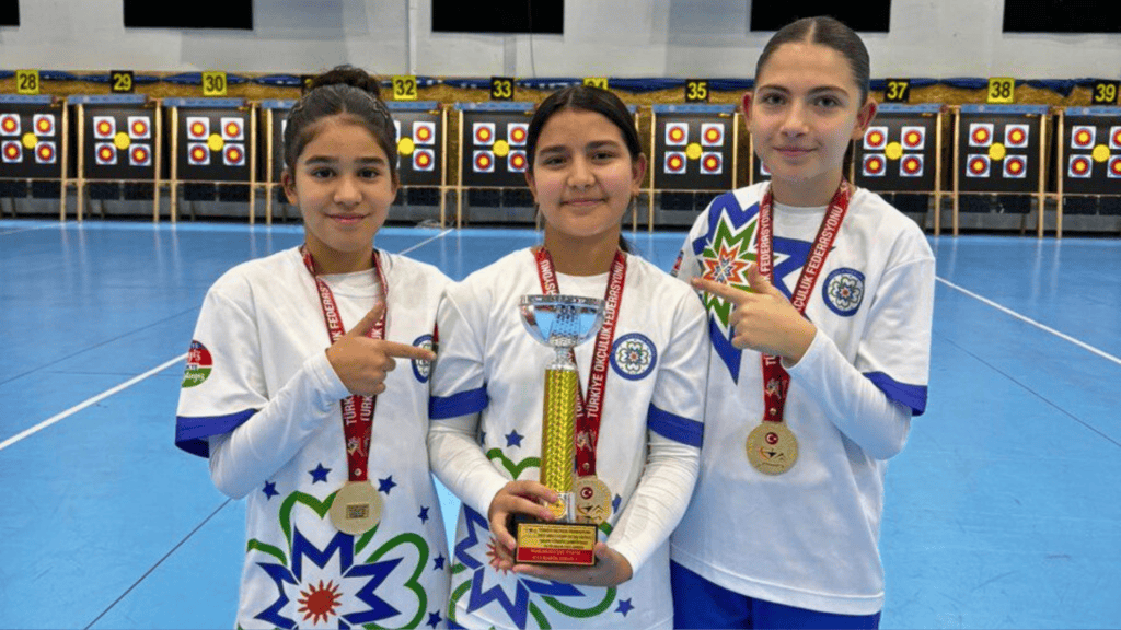 türkiye şampiyonu okçuluk sporcuları ejder sözen muğla büyükşehir bronz madalya