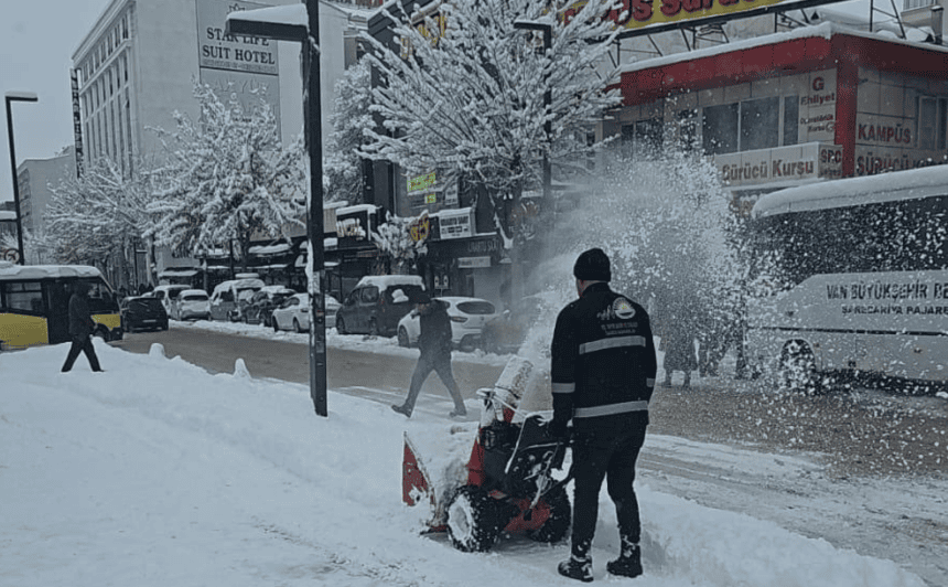 van'da okul tatil mi, van valiliği son dakika, van valiliği kar tatili, okullar tatil mi van, yarın okullar tatil mi