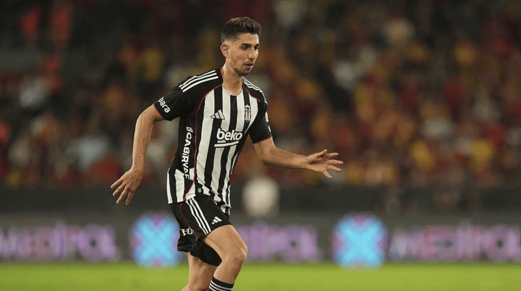 irfan can kahveci
demir ege tıknaz
cengiz ünder
beşiktaş
hull city
