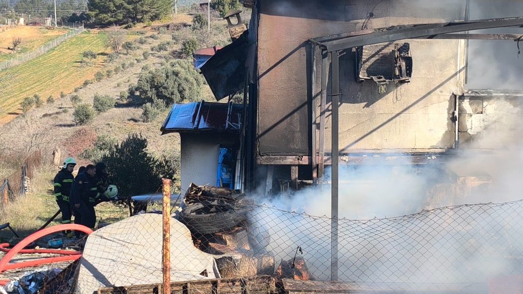 menteşe yangın, menteşe ev yangını, menteşe, menteşe ev, muğla yangın