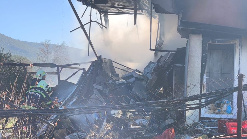 menteşe yangın, menteşe ev yangını, menteşe, menteşe ev, muğla yangın