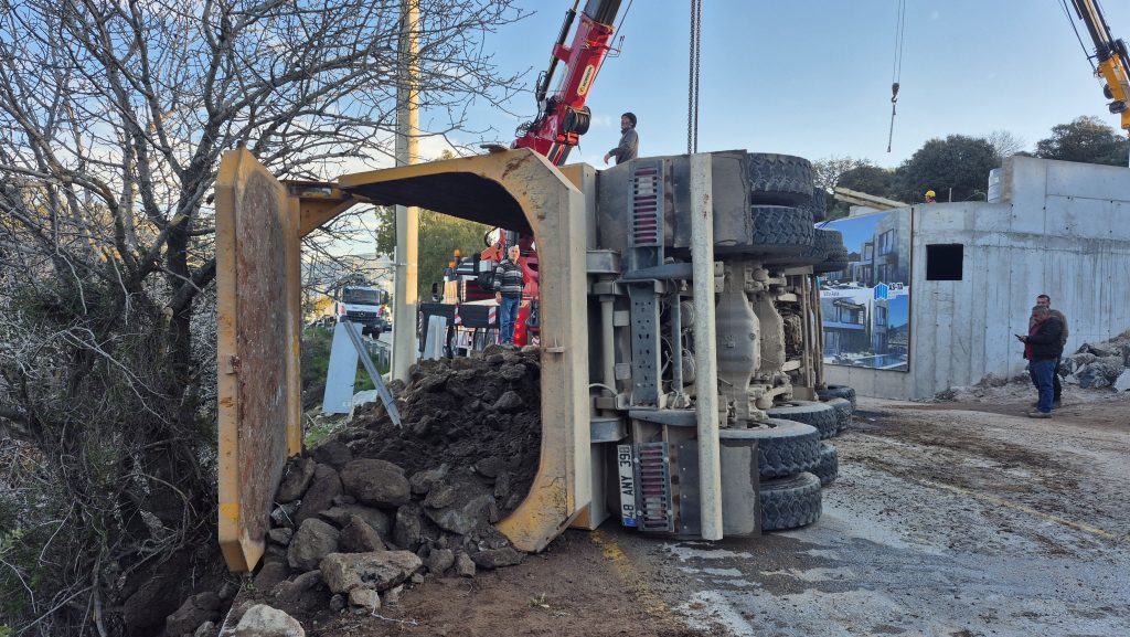bodrum kaza, bodrum hafriyat kamyonu, bodrum hafriyat kamyonu kaza, bodrum kamyon kazası, kamyon kazası