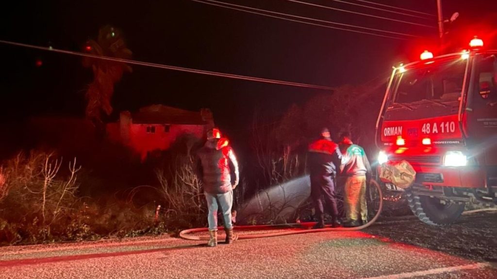 marmaris elektrik telleri, marmaris fırtına, marmaris yangın, marmaris, marmariste elektrik telleri koptu