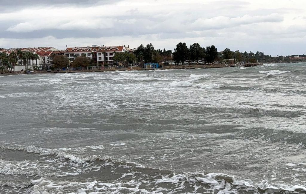 datça sağanak yağış meteoroloji sağanak yağış datça fırtına uyarısı feribot