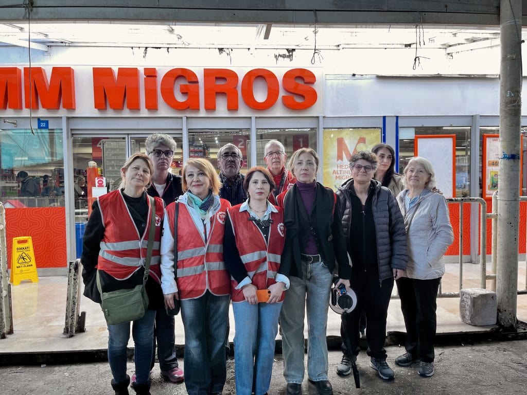 migros işçileri migros iş bırakma iş bırakma migros grev türkiye işçi partisi sendika