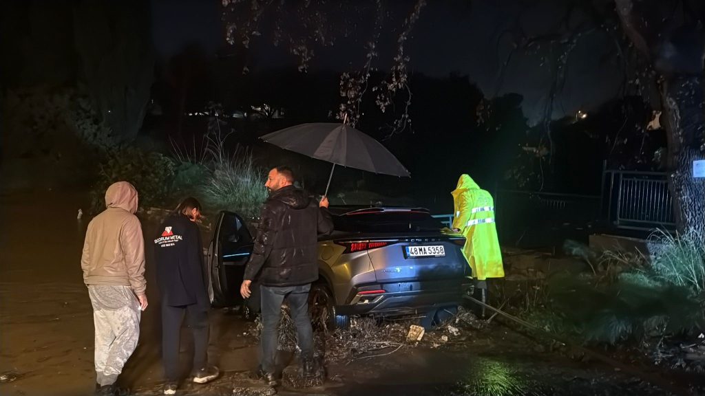 bodrum sel bodrum sağanak yağış bodrum su baskını bodrum son dakika  bodrum haberleri