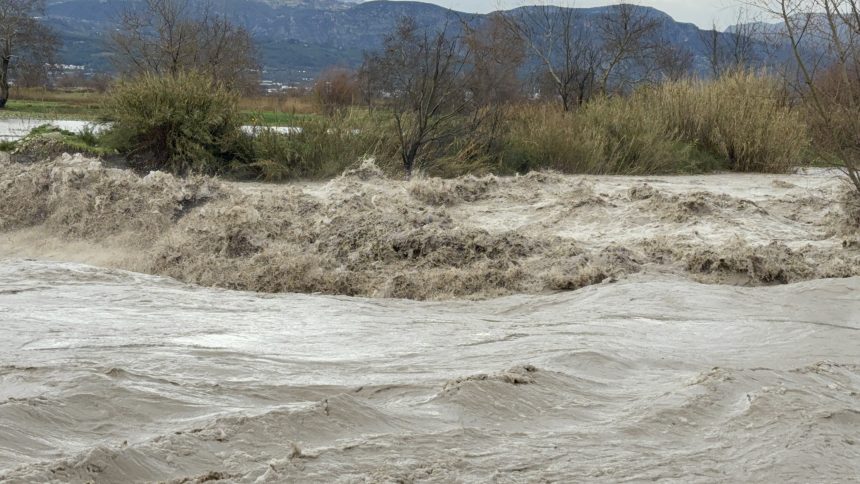 seydikemer, seydikemer sağanak, eşen çayı, seydikemer eşen çayı, seydikemer eşen çayı taştı
