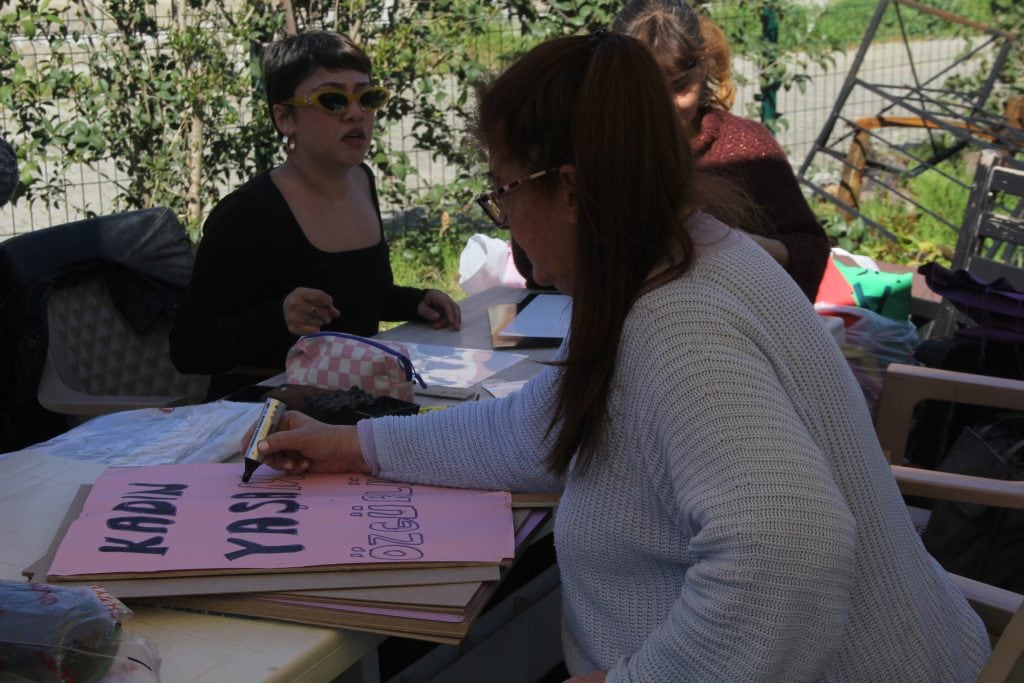 fethiye 8 mart, fethiye 8 mart feminist gece yürüyüşü, fethiye feminist gece yürüyüşü, fethiye 8 mart döviz atölyesi, fethiye kadınlar