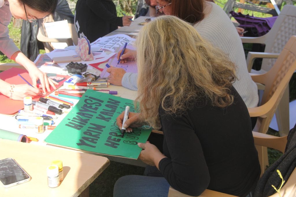 fethiye 8 mart, fethiye 8 mart feminist gece yürüyüşü, fethiye feminist gece yürüyüşü, fethiye 8 mart döviz atölyesi, fethiye kadınlar