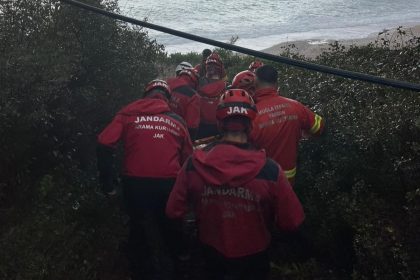 fethiye kabak koyu, fethiyede kayalıklara düştü, fethiye kayalıklara düşen genç, fethiye, kabak koyu