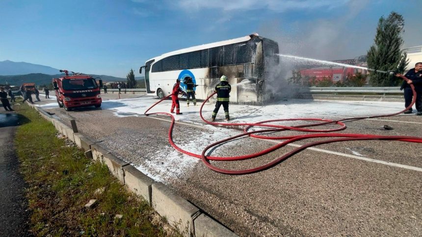 seydikemer otobüs, seydikemer otobüs yangını, seydikemer, seydikemer yangın, seydikemerde otobüste yangın