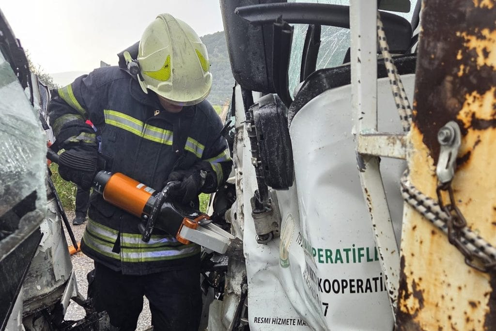 milas kaza, milas trafik kazası, milas kamyonet, milas kamyonet kazası, milas