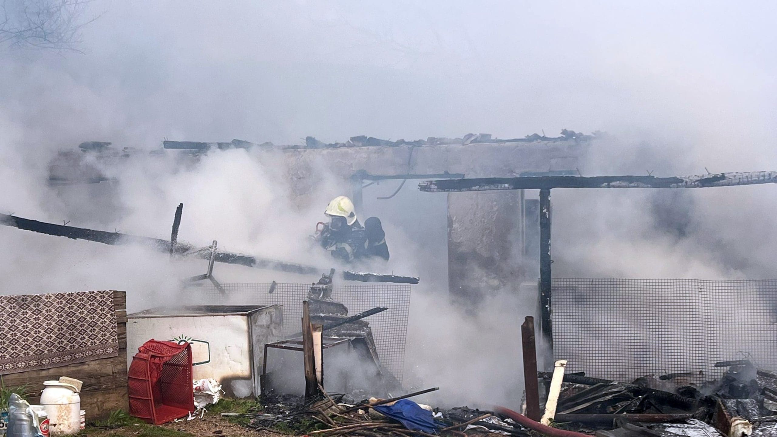 Menteşe’de yanan ev kullanılamaz hale geldi