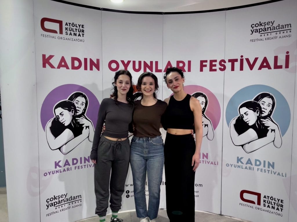 üç kız kardeş olga maşa ırina anton çehov tiyatro bodrum 8 mart kadın oyunları festivali