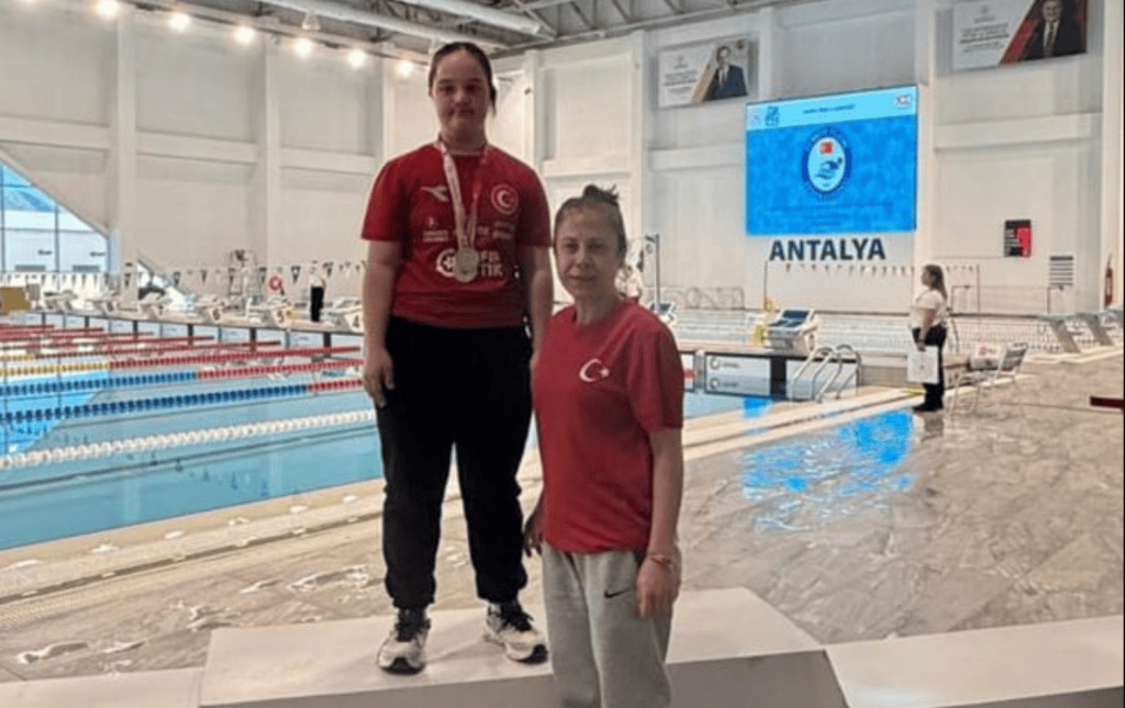 köyceğiz elif oral  yüzücü 