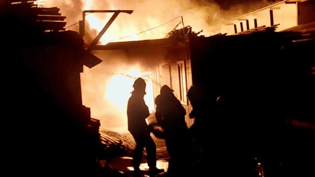 ortakent yangın ortakent bodrum yangın konteyner yangın narenciye bahçesi yangın söndürüldü