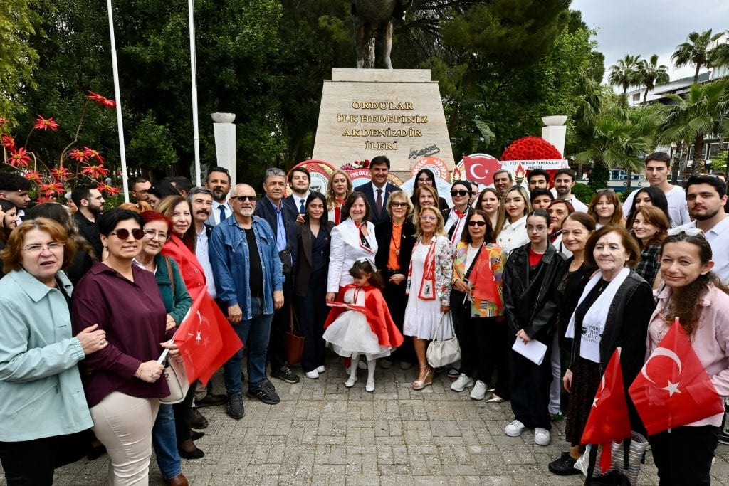 23 nisan kutlamaları fethiye belediye başkanı ulusal egemenlik ve çocuk bayramı beşkaza meydanı fethiye 23 nisan