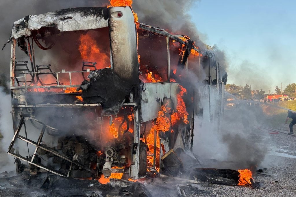 marmaris datça karayolu yangın, marmaris datça karayolu otobüs yangını, marmaris datça karayolu otobüs, marmaris datça karayolu, marmaris tur otobüsü