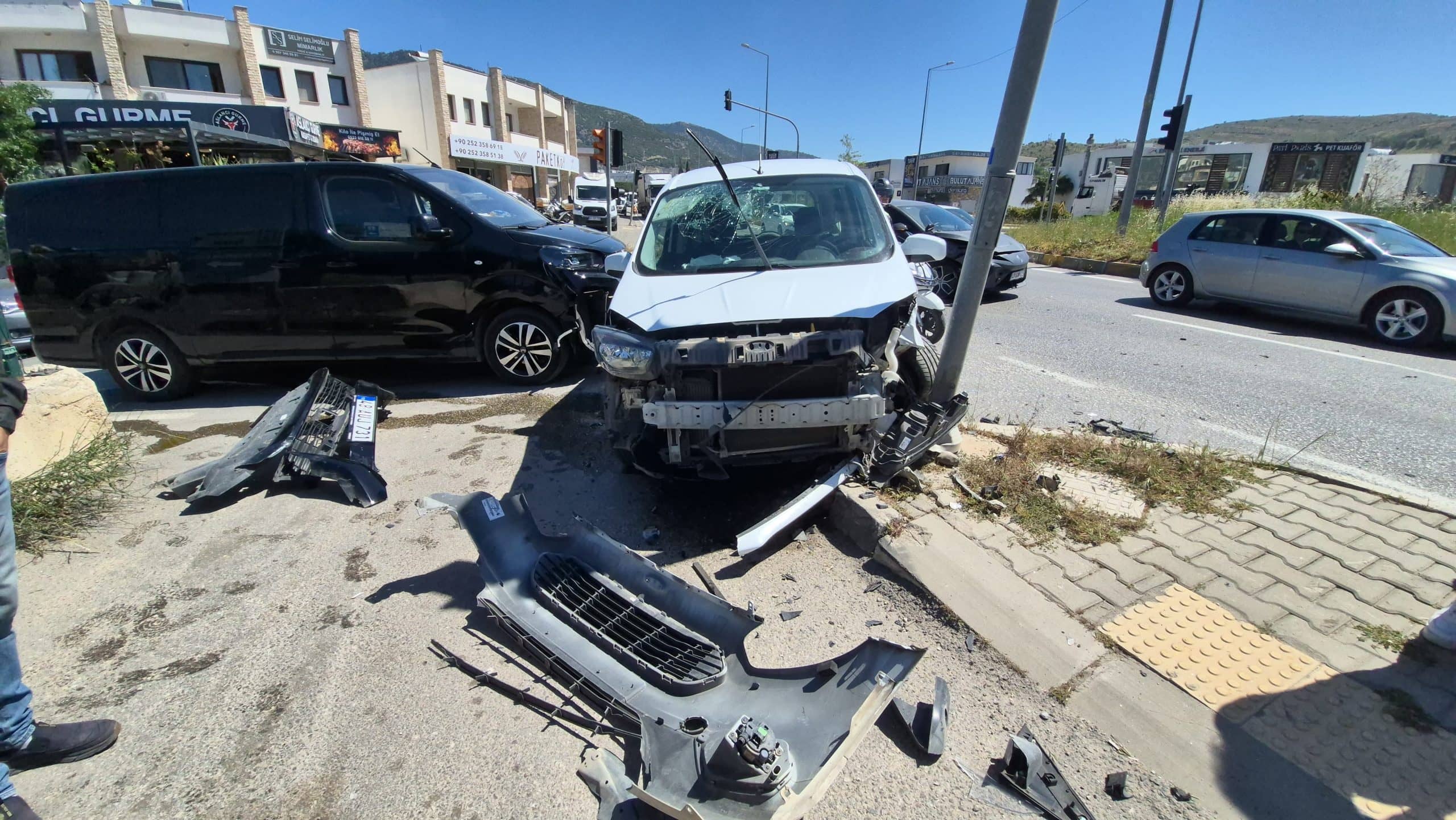 Bodrum’da trafik kazası: İki sahil güvenlik personeli yaralandı