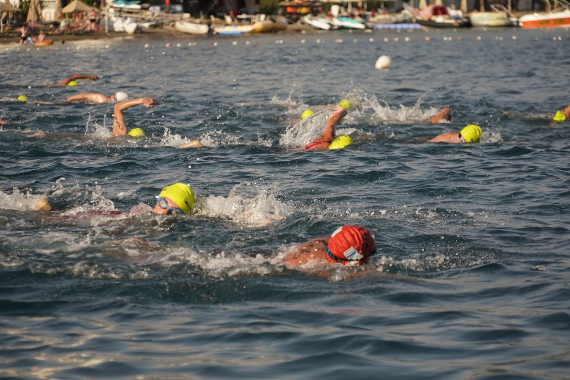Marmaris’teki açık deniz yüzme yarışmasının deniz kirliliği nedeniyle ertelendiği öne sürüldü: Son analiz Eylül 2025’te yapılmış
