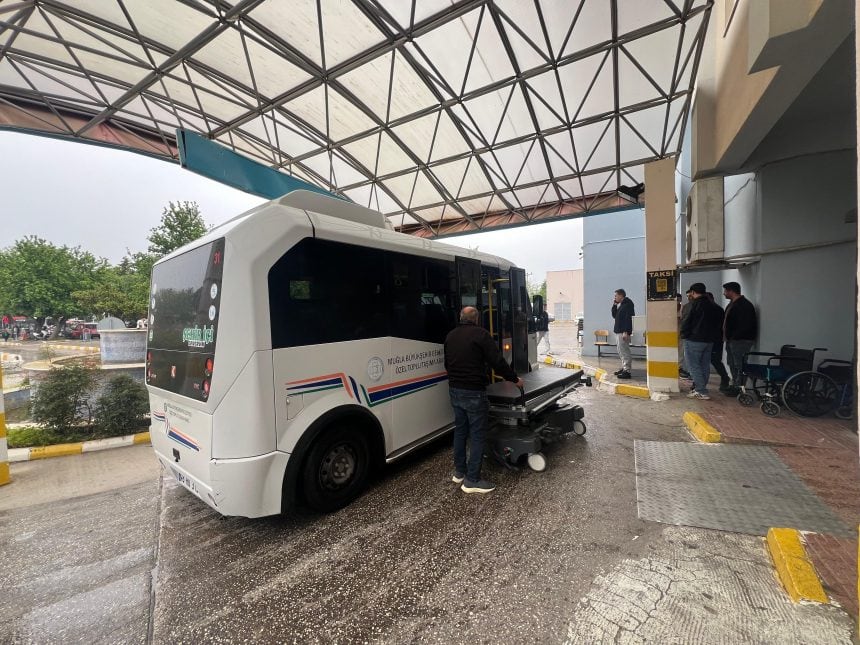 fethiye dolmuş, fethiyede rahatsızlanan yolcu, fethiye dolmuşta rahatsızlanan kişi, fethiye, fethiye çatalarık