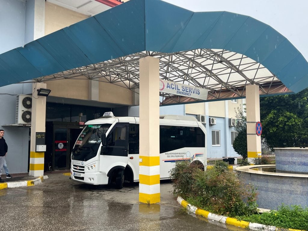 fethiye dolmuş, fethiyede rahatsızlanan yolcu, fethiye dolmuşta rahatsızlanan kişi, fethiye, fethiye çatalarık