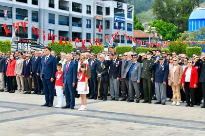 23 nisan kutlamaları fethiye belediye başkanı ulusal egemenlik ve çocuk bayramı beşkaza meydanı fethiye 23 nisan
