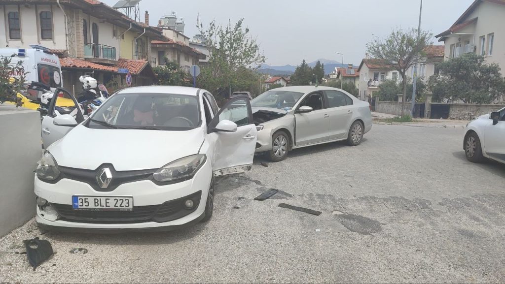 Fethiye Akarca’da trafik kazası: Bir kişi hastaneye kaldırıldı