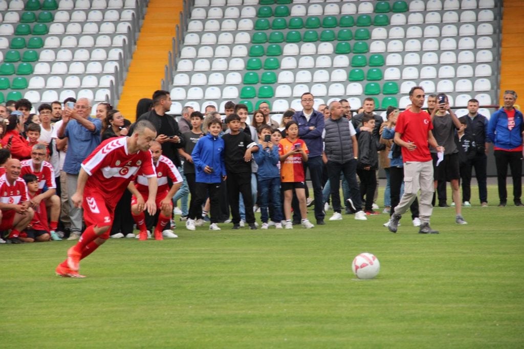 şöhretler ve gençler karması futbol müsabakası, muğla yılmaz erdoğan, muğla şöhretler ve gençler karması futbol müsabakası, muğla 19 mayıs, muğla şöhretler ve gençler