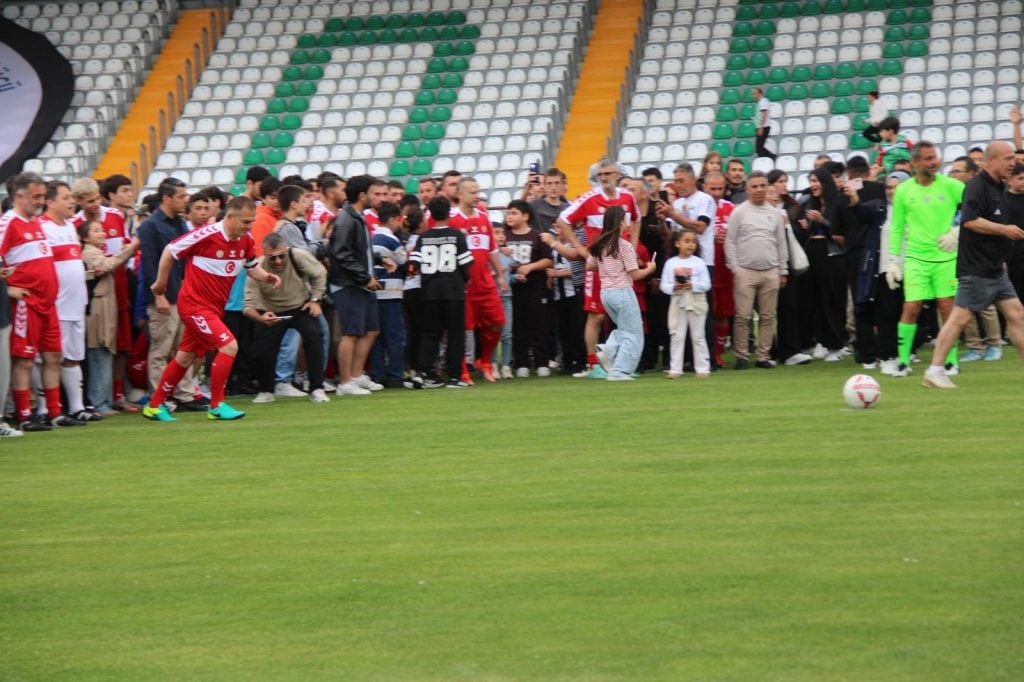 şöhretler ve gençler karması futbol müsabakası, muğla yılmaz erdoğan, muğla şöhretler ve gençler karması futbol müsabakası, muğla 19 mayıs, muğla şöhretler ve gençler