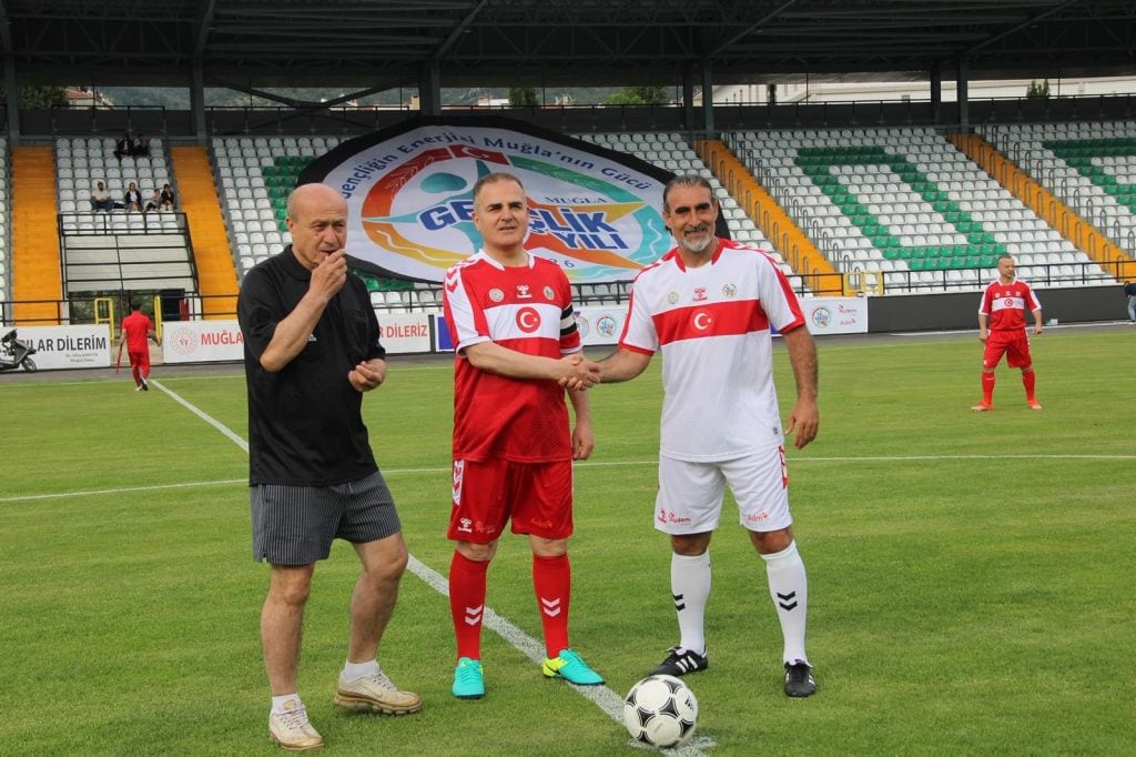 şöhretler ve gençler karması futbol müsabakası, muğla yılmaz erdoğan, muğla şöhretler ve gençler karması futbol müsabakası, muğla 19 mayıs, muğla şöhretler ve gençler