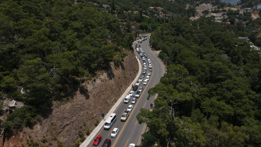 ölüdeniz araç kuyruğu, fethiye ölüdeniz yolu, fethiye ölüdeniz, ölüdeniz, fethiye kurban bayramı