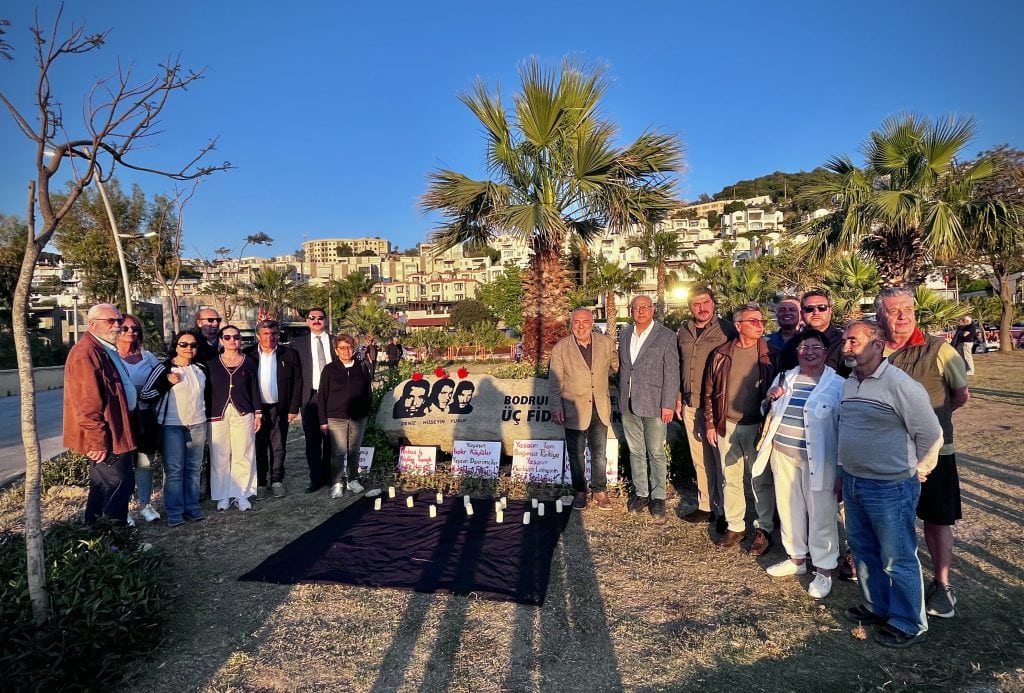 bodrum üç fidan bodrum emek ve demokrasi güçleri denizler anma töreni deniz gezmiş hüseyin inan üç fidan