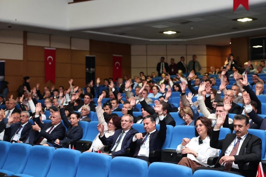 kıyı belediyeler birliği, kıyı belediyeler birliği başkanı, kıyı belediyeler birliği seçimi, ahmet aras, muğla büyükşehir belediye başkanı