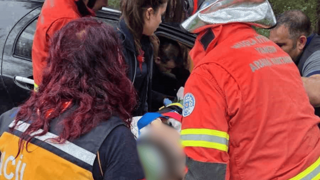 otomobil kaza kontrolden çıkan otomobil kazada yaralandı sürücü yaralandı bodrum bodrum kaza otomobilin sürücüsü