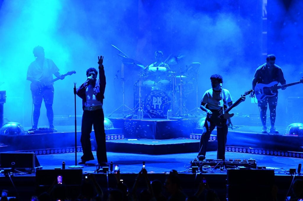 dolu kadehi ters tut fethiye konser